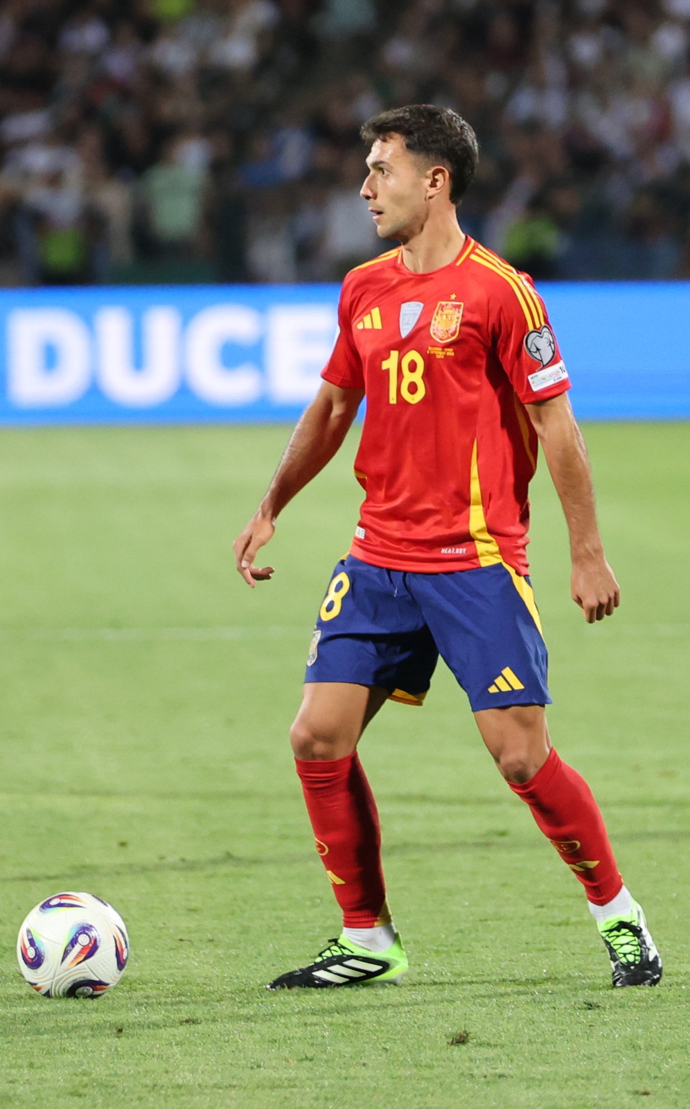 MARTÍN ZUBIMENDI: DE LA CANTERA CELESTE A LO MÁS ALTO DEL MUNDO